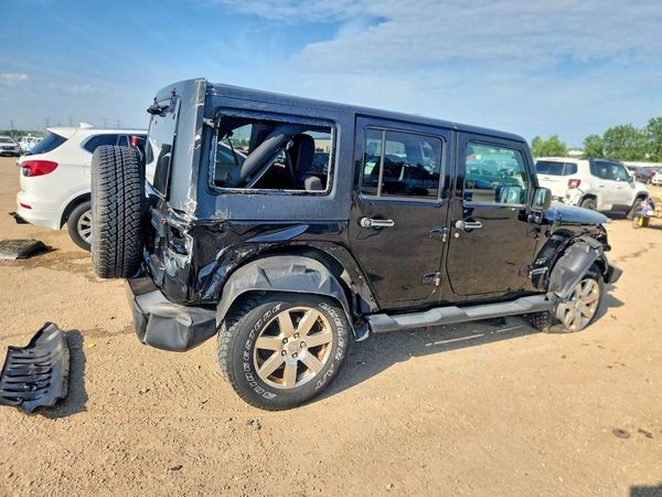 2016 JEEP WRANGLER UNLIMITED SAHARA 4X4