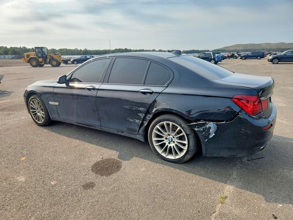 2015 BMW 740