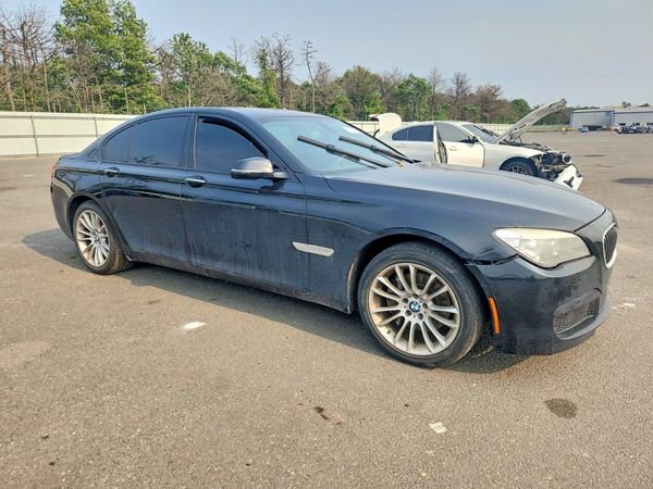 2015 BMW 740