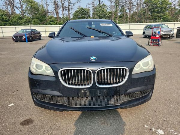 2015 BMW 740
