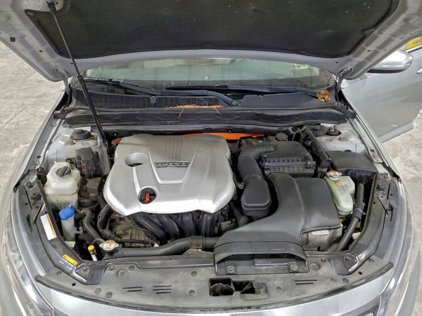 2014 KIA OPTIMA GL - Middle-low