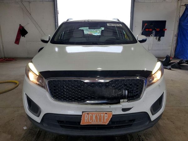 2016 KIA SORENTO L / LX
