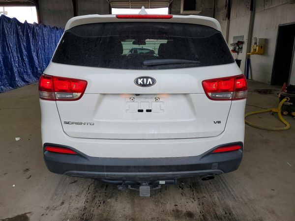 2016 KIA SORENTO L / LX