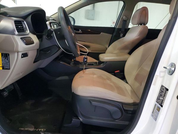 2016 KIA SORENTO L / LX