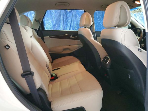 2016 KIA SORENTO L / LX