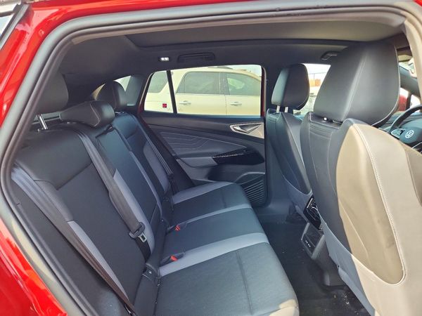 2023 VOLKSWAGEN ID.4 Pro S / Pro S Plus