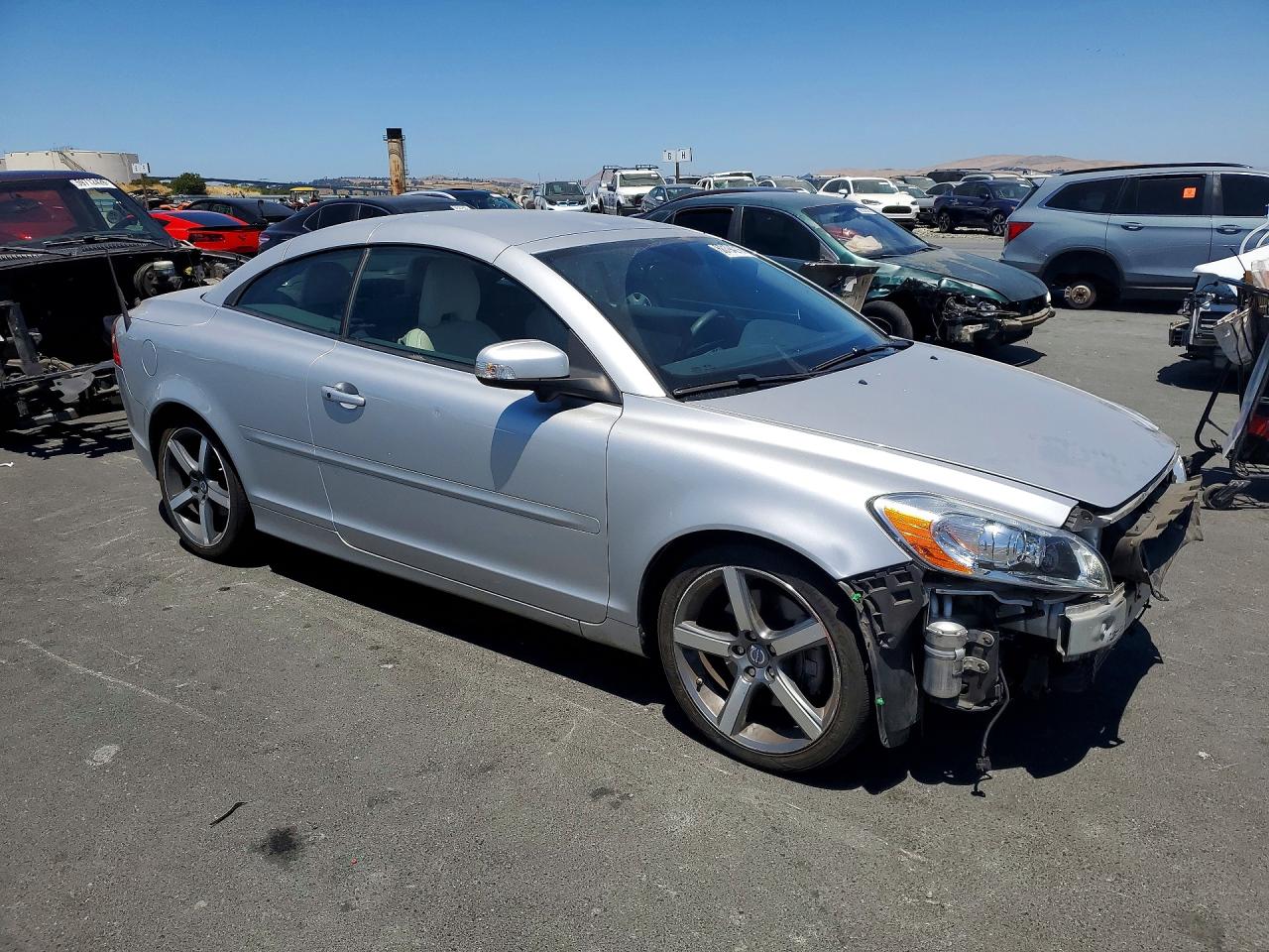 2012 VOLVO C70