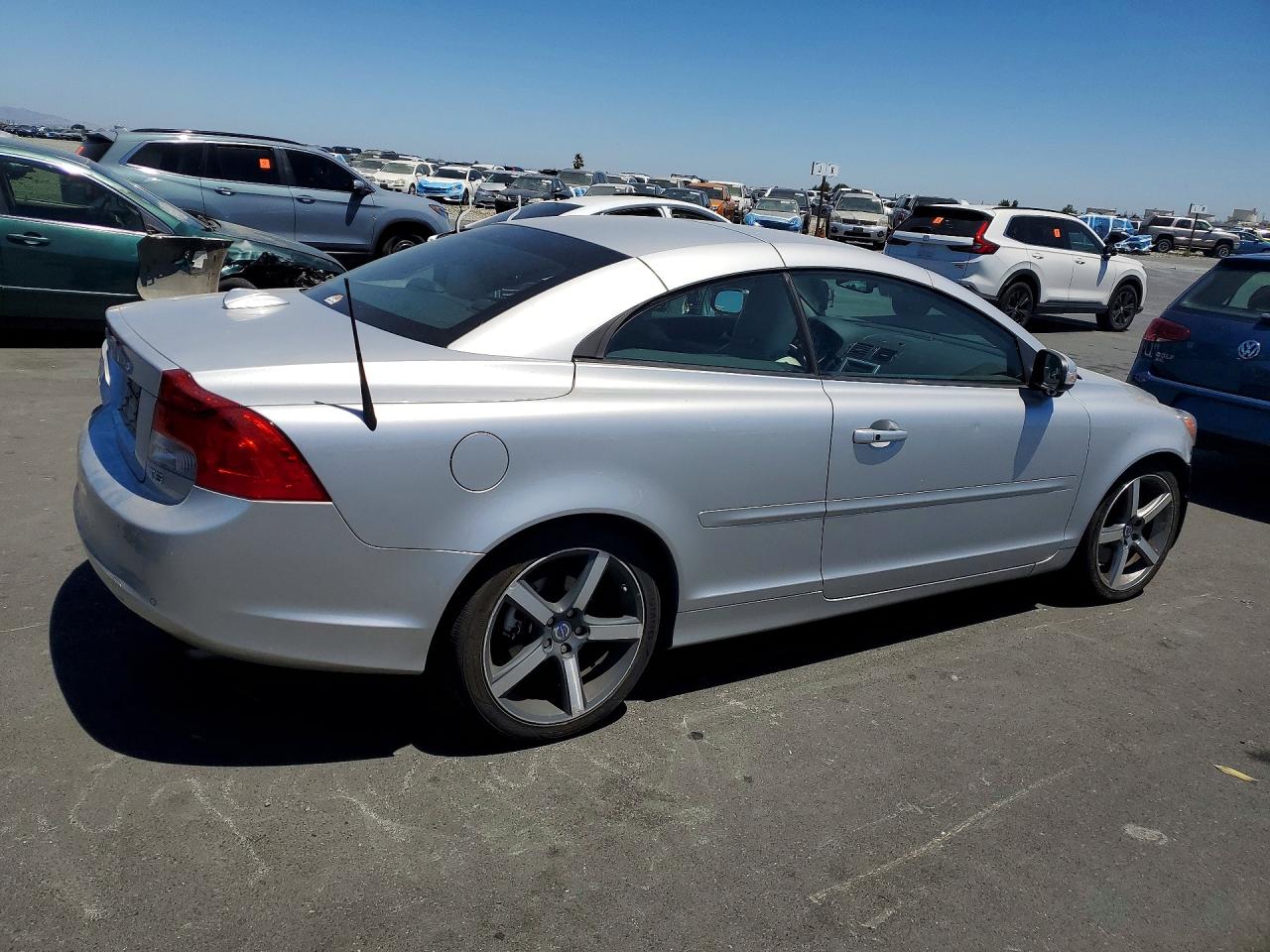 2012 VOLVO C70