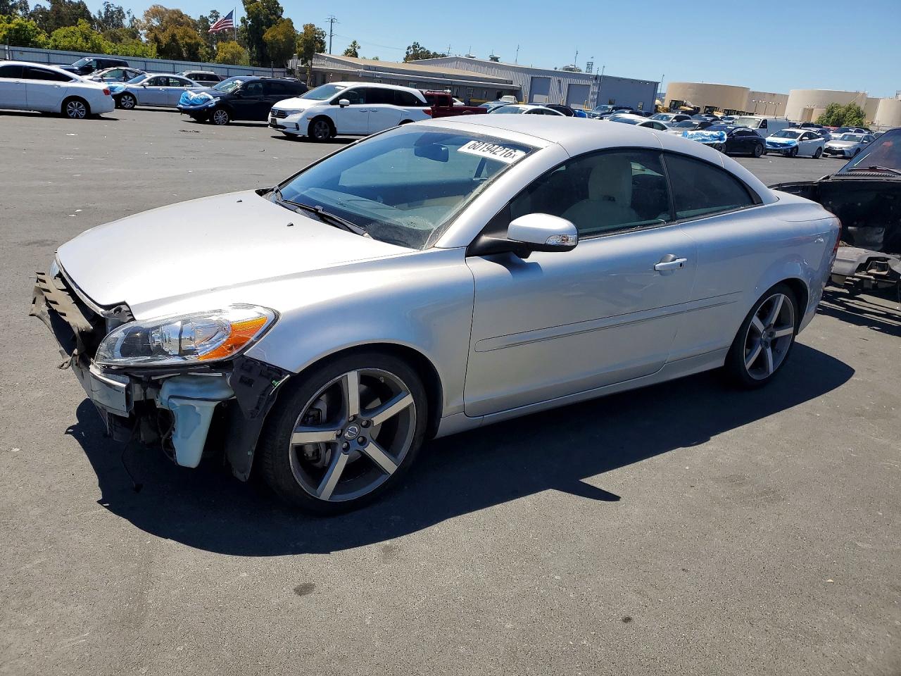 2012 VOLVO C70