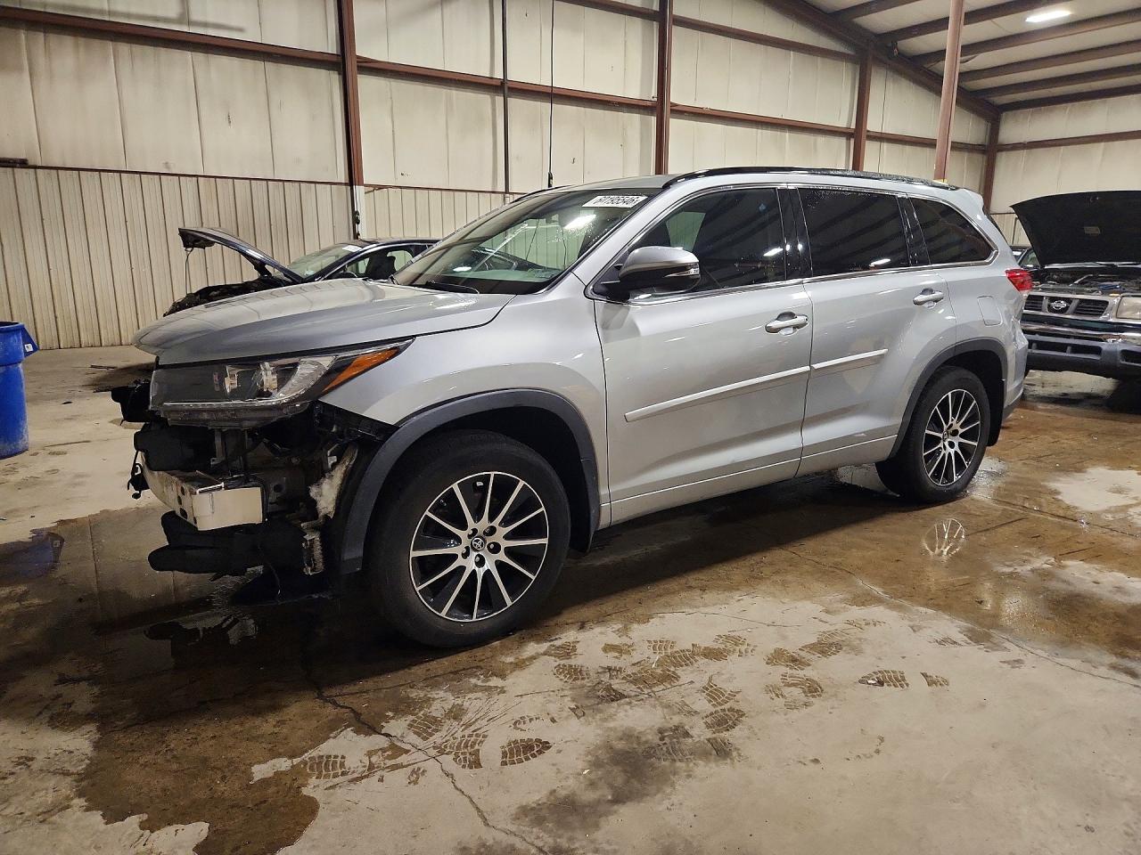 2017 TOYOTA HIGHLANDER SE/XLE