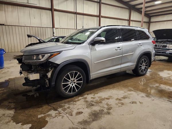 2017 TOYOTA HIGHLANDER SE/XLE
