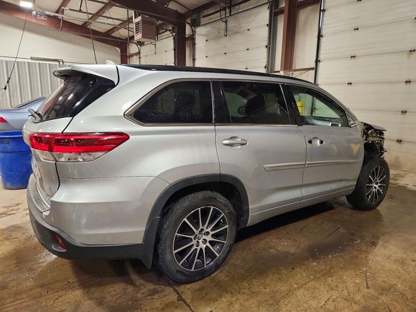 2017 TOYOTA HIGHLANDER SE/XLE