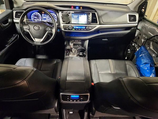 2017 TOYOTA HIGHLANDER SE/XLE