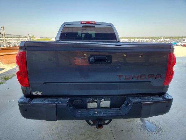 2016 TOYOTA TUNDRA