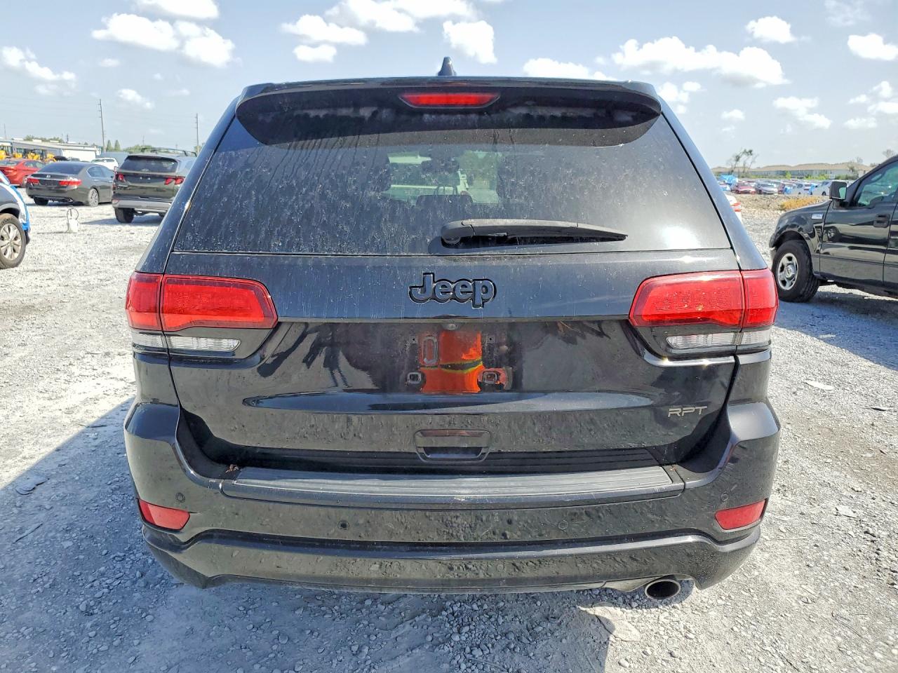 2018 JEEP GRAND CHEROKEE LAREDO 4X2