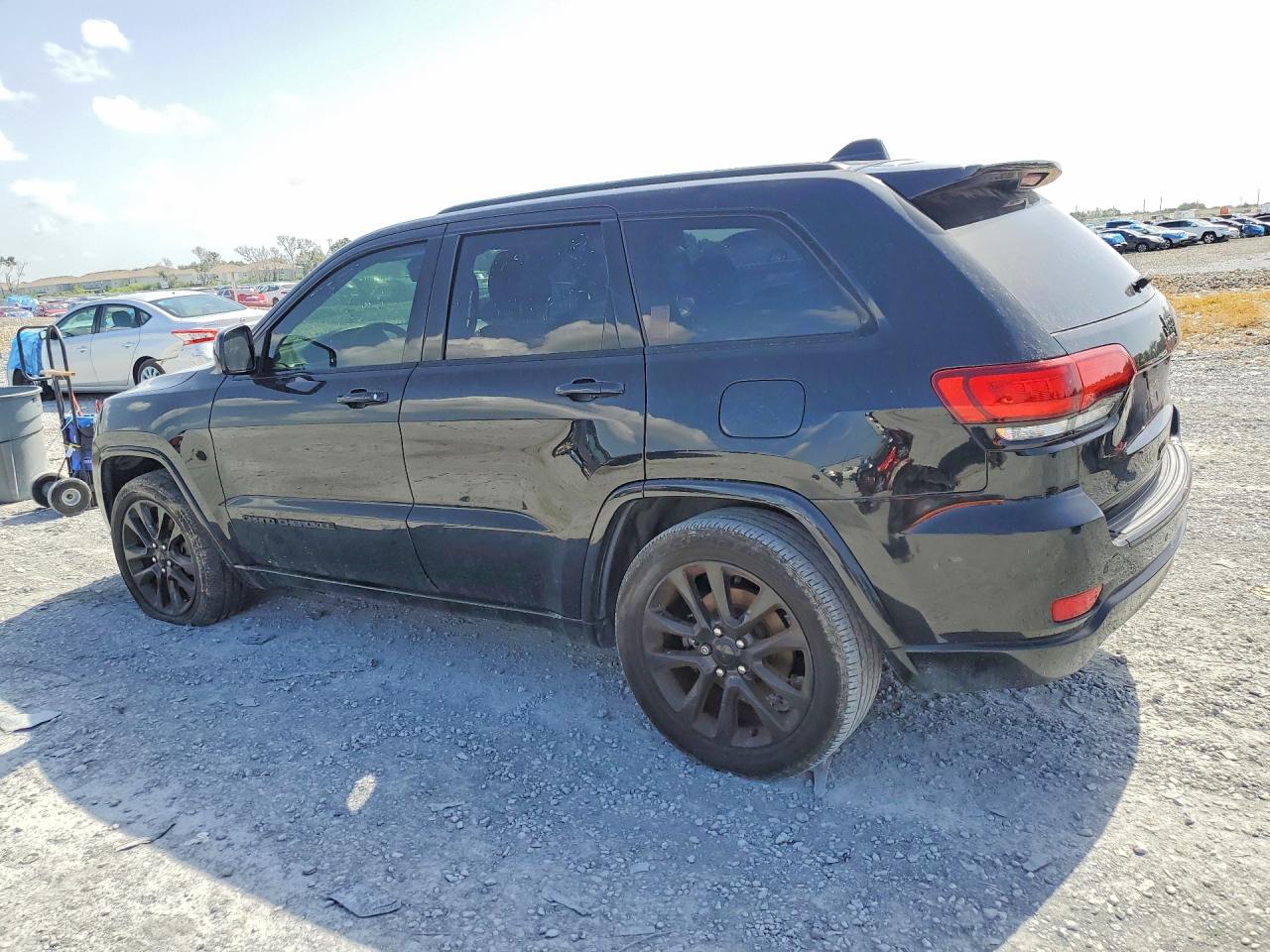 2018 JEEP GRAND CHEROKEE LAREDO 4X2