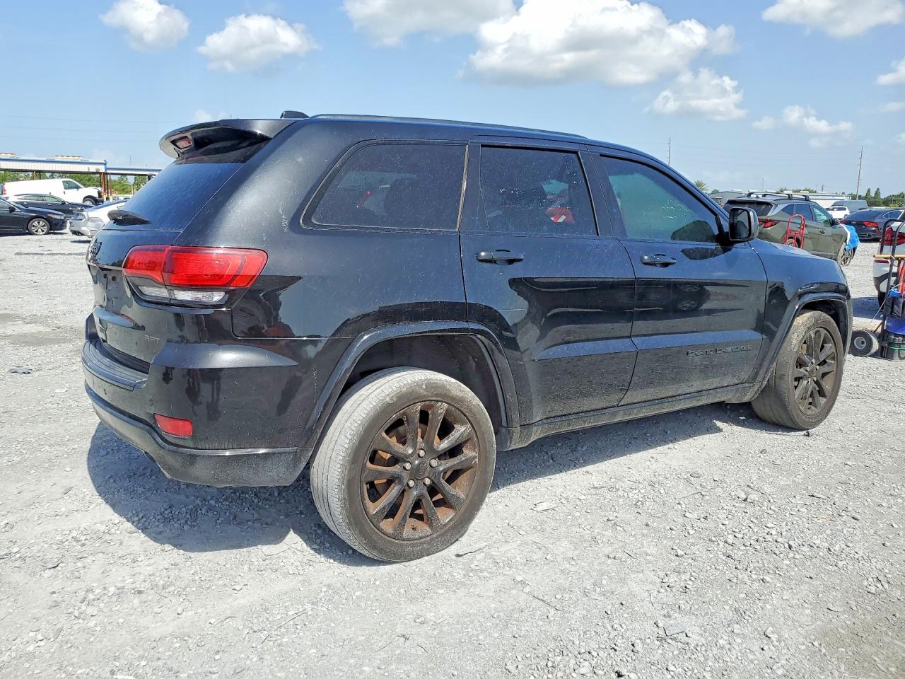 2018 JEEP GRAND CHEROKEE LAREDO 4X2