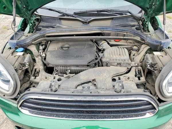 2022 MINI COOPER — Engine bay