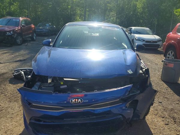 2018 KIA RIO 5-DOOR LX, S