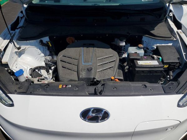 2023 HYUNDAI KONA SE
