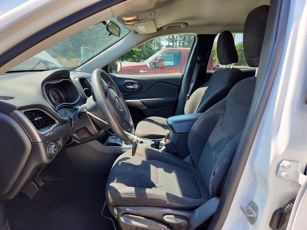2019 JEEP CHEROKEE LATITUDE FWD
