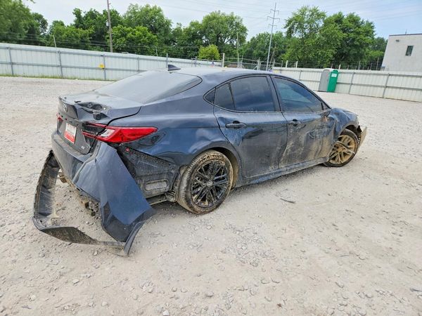 2025 TOYOTA CAMRY