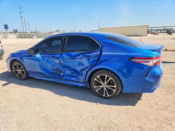 2018 TOYOTA CAMRY