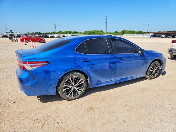 2018 TOYOTA CAMRY