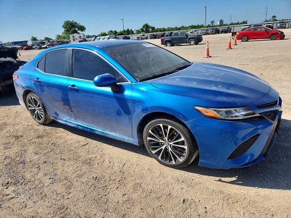 2018 TOYOTA CAMRY