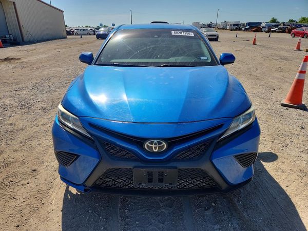 2018 TOYOTA CAMRY