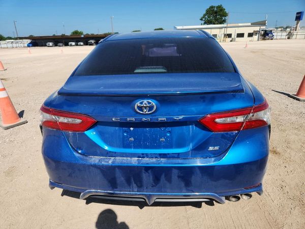 2018 TOYOTA CAMRY