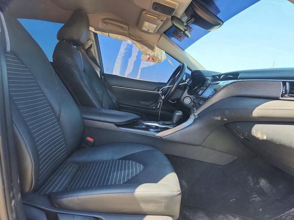 2018 TOYOTA CAMRY