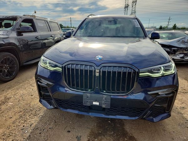 2021 BMW X7