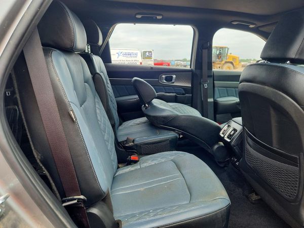 2025 KIA SORENTO