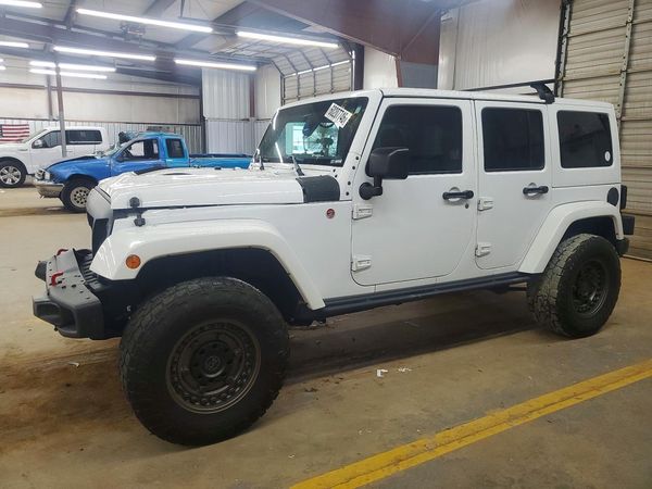 2015 JEEP WRANGLER Rubicon — Front 3/4