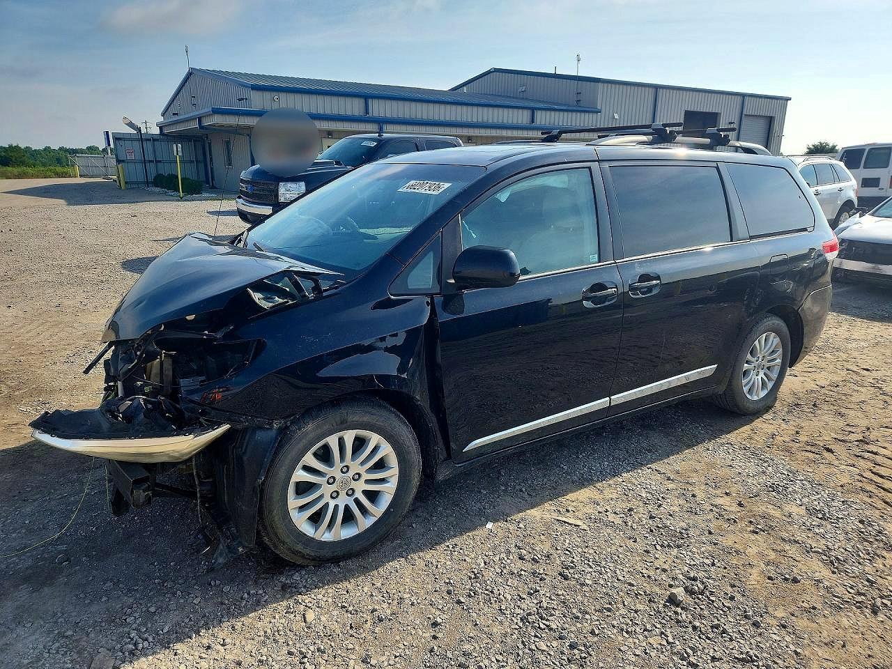 2014 TOYOTA SIENNA