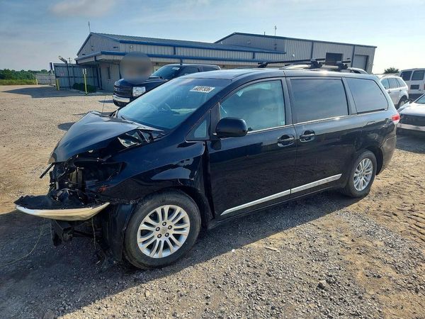2014 TOYOTA SIENNA
