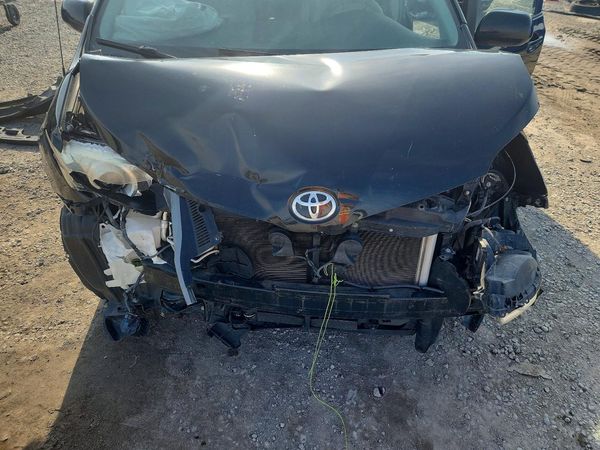 2014 TOYOTA SIENNA