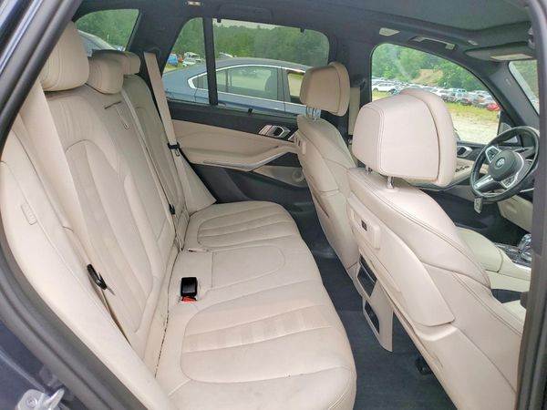 2021 BMW X5 M50i