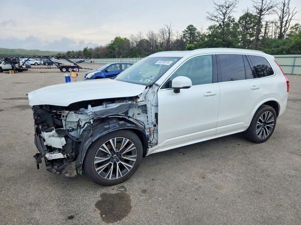 2022 VOLVO XC90