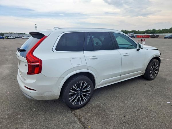 2022 VOLVO XC90