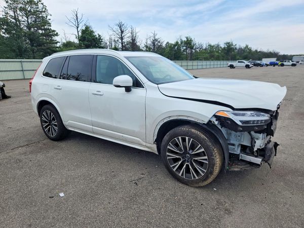 2022 VOLVO XC90
