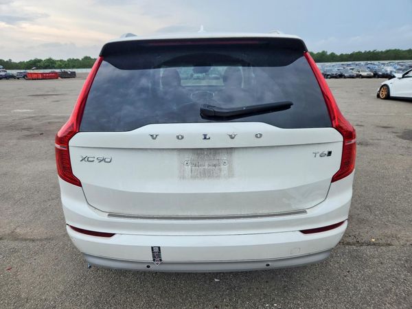 2022 VOLVO XC90