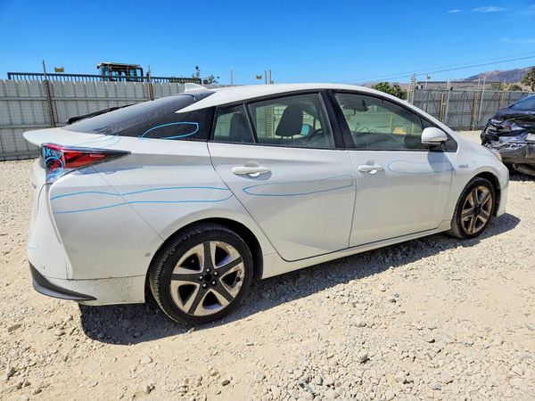 2017 TOYOTA PRIUS