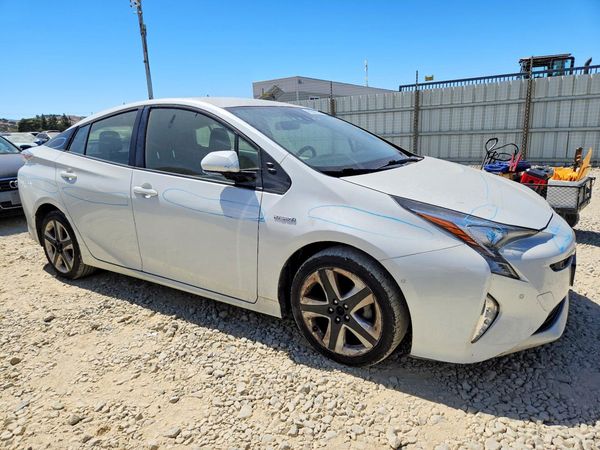2017 TOYOTA PRIUS