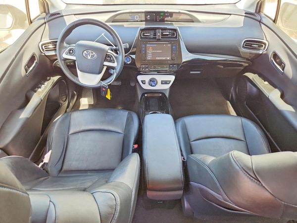 2017 TOYOTA PRIUS