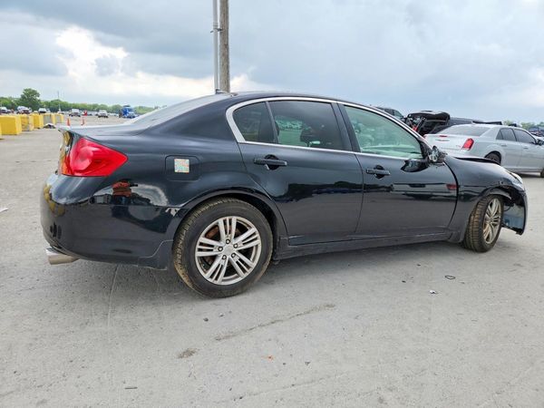 2015 INFINITI Q40