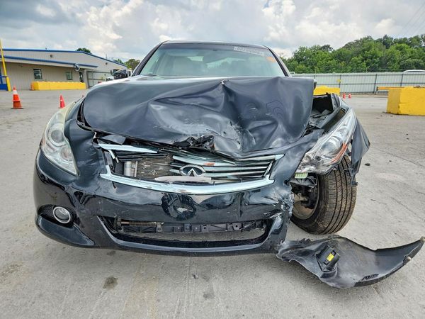 2015 INFINITI Q40
