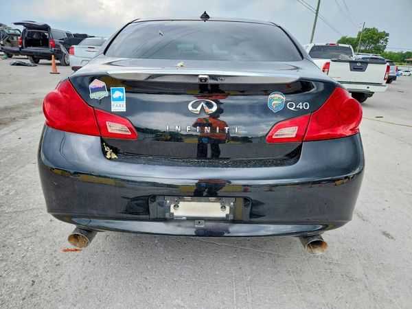 2015 INFINITI Q40