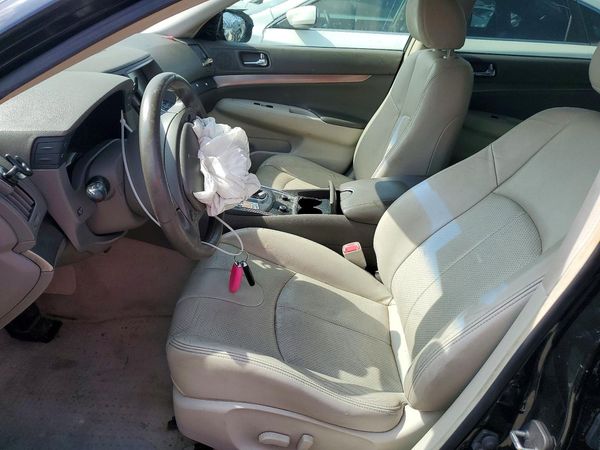 2015 INFINITI Q40